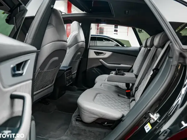 Audi Q8 SUV TFSI quattro 250 kW tiptronic S line business