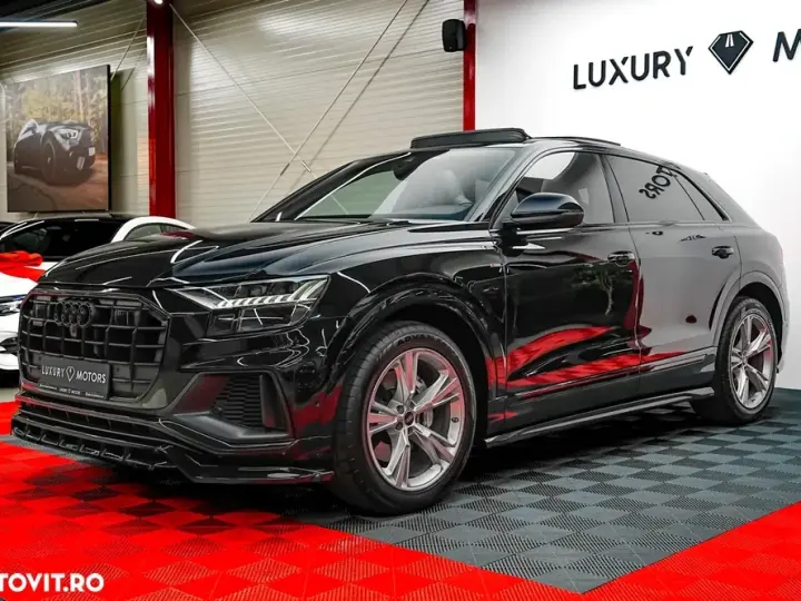 Audi Q8 SUV TFSI quattro 250 kW tiptronic S line business