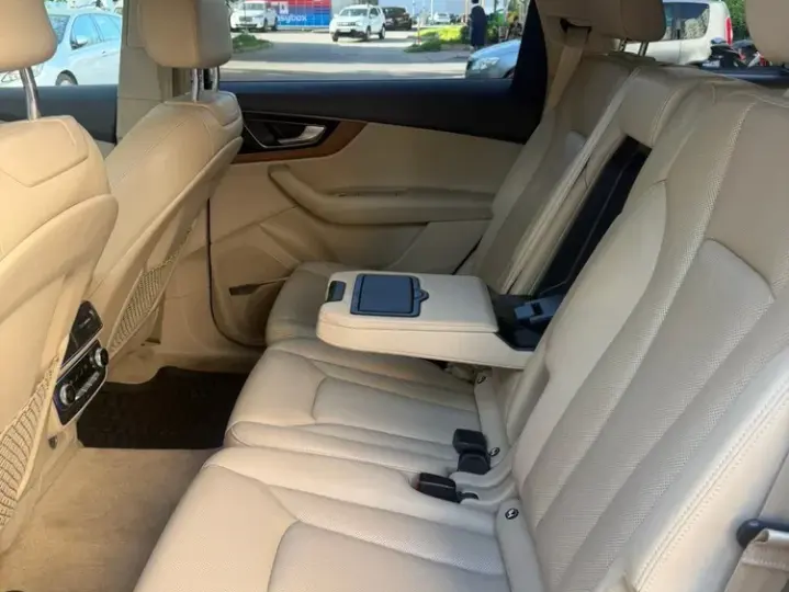 Audi Q7 4M