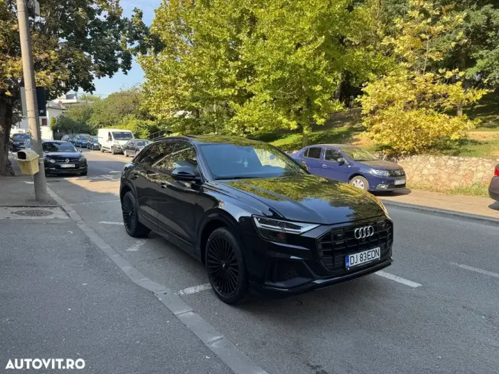Audi Q8 SUV TFSI quattro 250 kW tiptronic S line business
