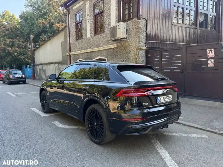 Audi Q8 SUV TFSI quattro 250 kW tiptronic S line business