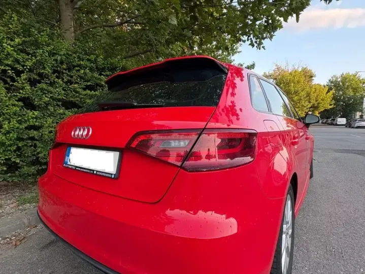 Audi A3 Sportback 8V 1.6 TDI S tronic S line Sportpaket