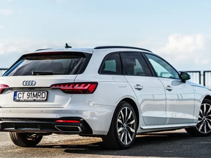 Audi A4 Avant 40 TDI S tronic S line
