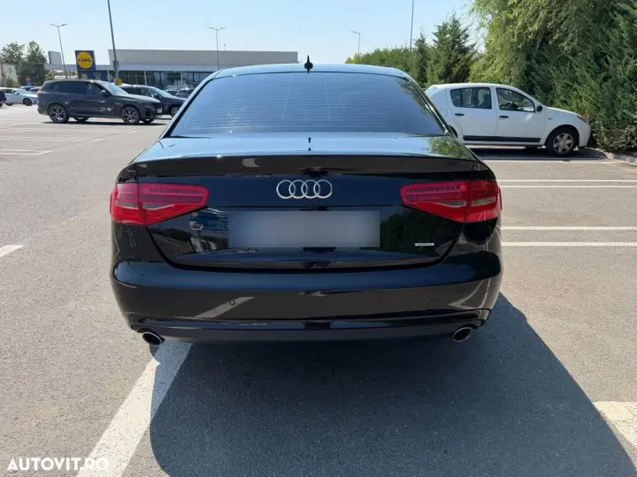 Audi A4 Limuzina B8 3.0 TDI DPF quattro S tronic S line Sportpaket