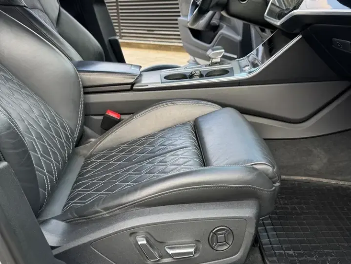 Audi A6 C8