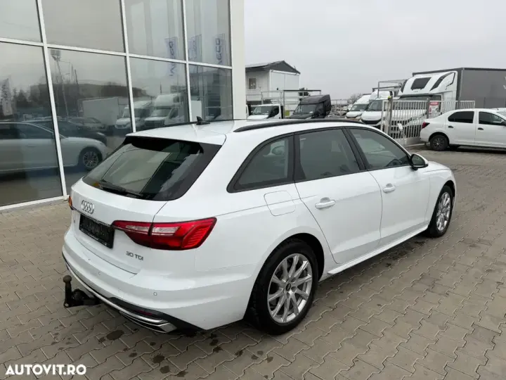 Audi A4 Avant 30 TDI S tronic