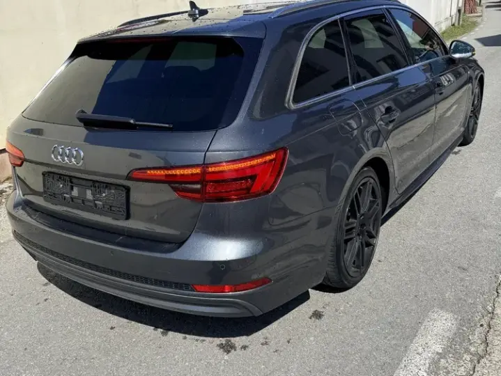 Audi A4 Limuzina 2.0 TDI S tronic Sport