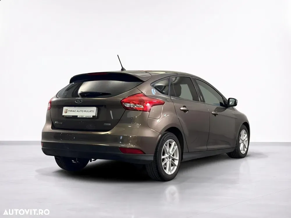 Ford Focus — imagine 5