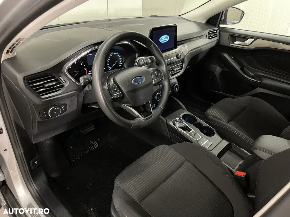 Ford Focus MK4 1.5 EcoBlue Titanium — imagine 5