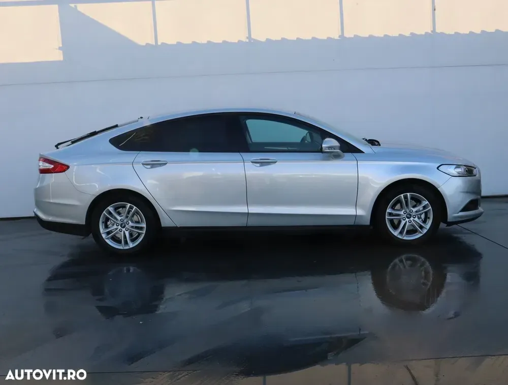 Ford Mondeo 2.0 TDCi Powershift Trend — imagine 3