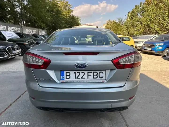 Ford Mondeo III 2.0 Duratorq TDCi Powershift Titanium