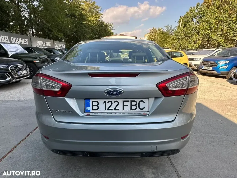 Ford Mondeo III 2.0 Duratorq TDCi Powershift Titanium — imagine 6