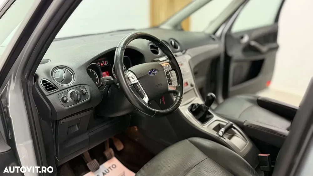 Ford Galaxy II 2.0 Ghia — imagine 5