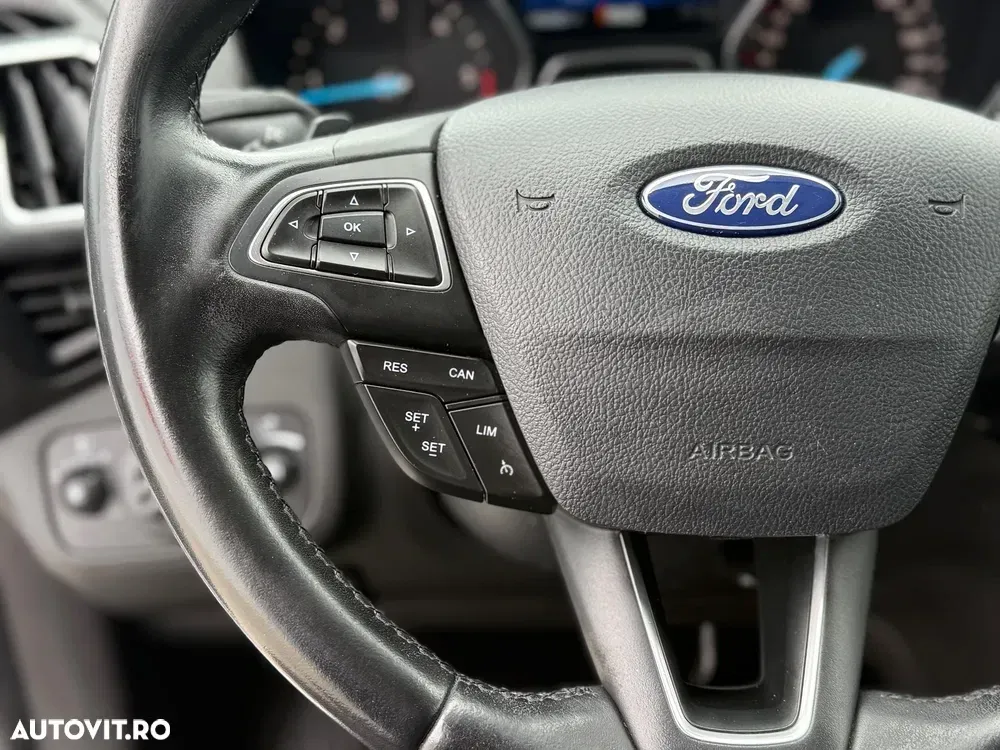 Ford Kuga II 2.0 TDCi Powershift 4WD Titanium — imagine 5