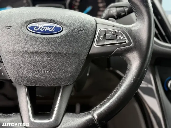 Ford Kuga II 2.0 TDCi Powershift 4WD Titanium