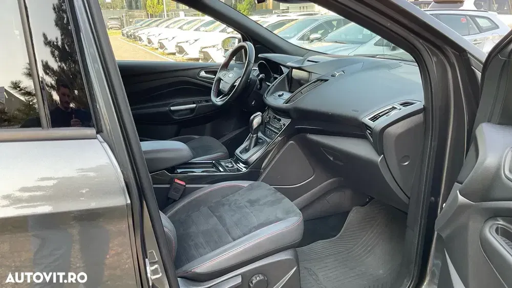 Ford Kuga 2.0 TDCi 4WD Powershift ST-Line — imagine 6