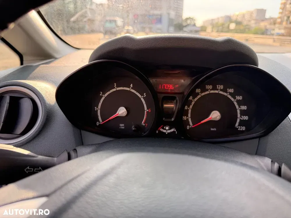 Ford Fiesta VI 1.25 Trend — imagine 6
