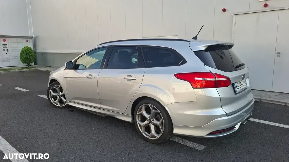 Ford Focus MK3 — imagine 3