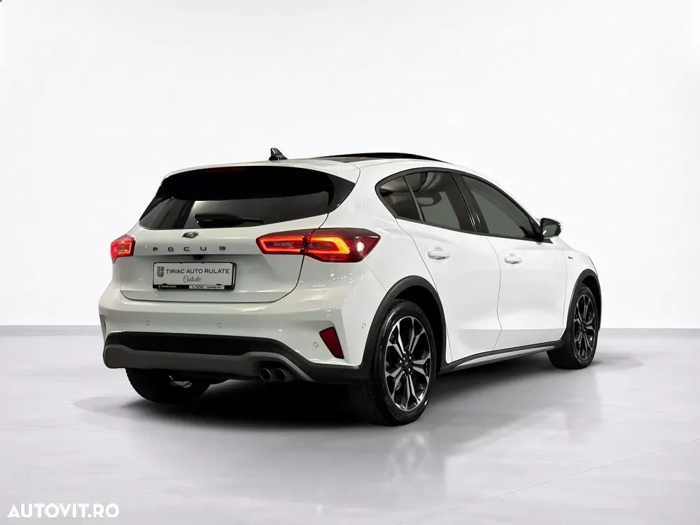 Ford Focus — imagine 5