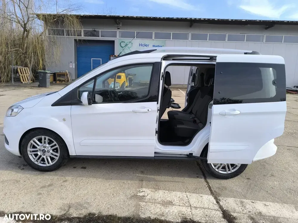 Ford Tourneo Courier 1.5 TDCi Titanium — imagine 2
