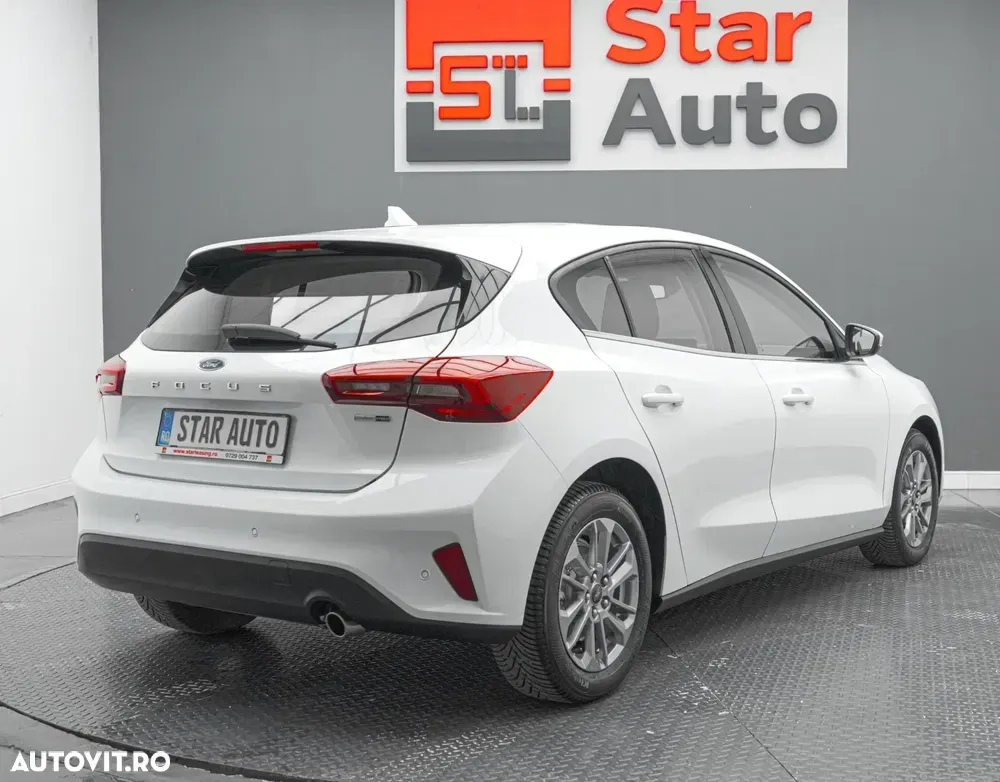 Ford Focus MK4 1.0 EcoBoost MHEV Titanium — imagine 6