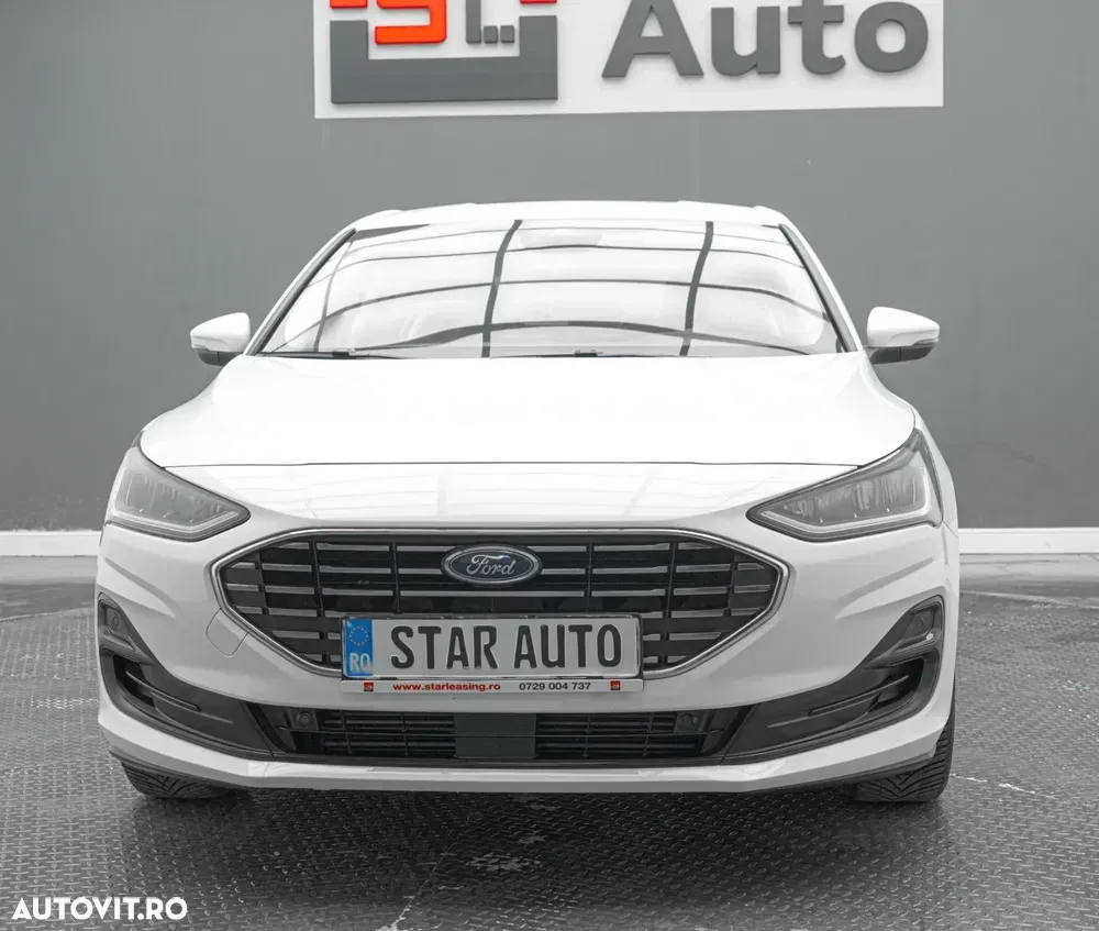 Ford Focus MK4 1.0 EcoBoost MHEV Titanium — imagine 2