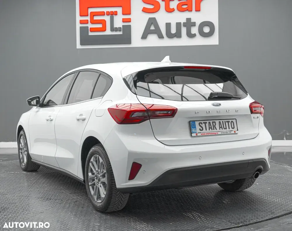 Ford Focus MK4 1.0 EcoBoost MHEV Titanium — imagine 4
