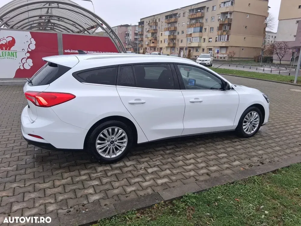 Ford Focus MK4 1.5 EcoBlue Connected — imagine 4