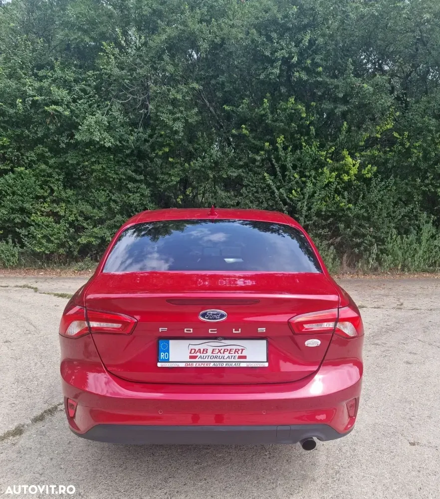 Ford Focus MK4 1.0 EcoBoost Titanium Business — imagine 5