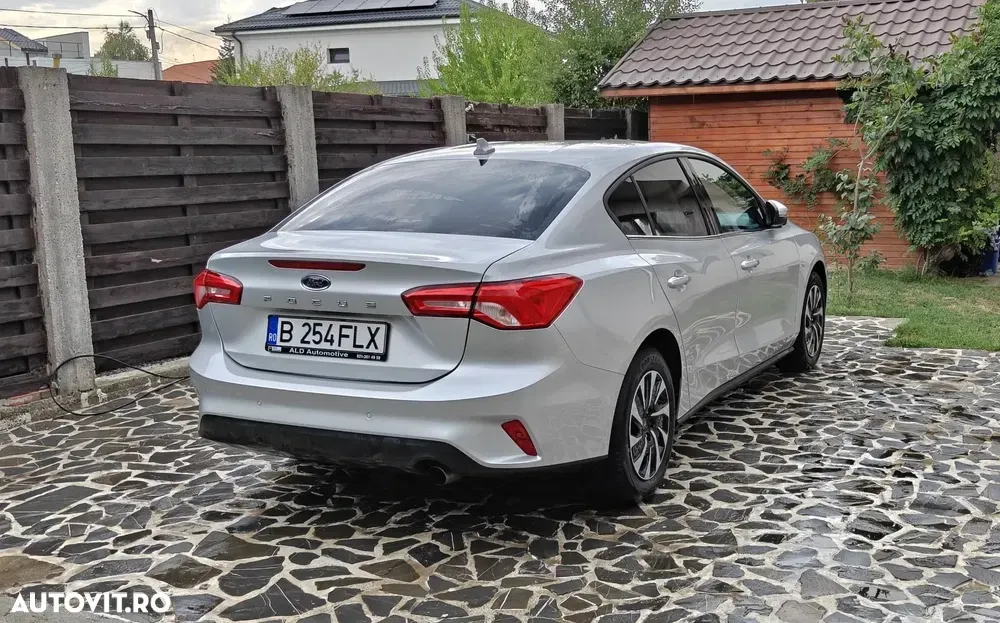 Ford Focus MK4 1.0 EcoBoost Titanium X — imagine 5