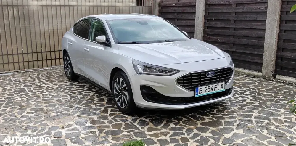 Ford Focus MK4 1.0 EcoBoost Titanium X — imagine 2