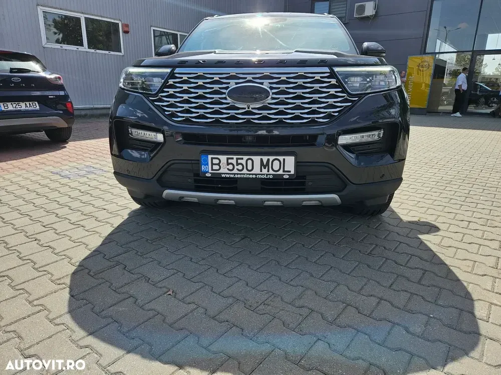 Ford Explorer 3.0 PHEV Platinum — imagine 3