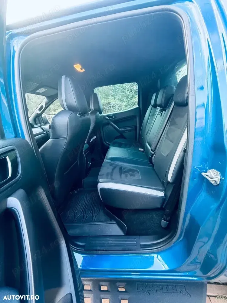 Ford Raptor — imagine 3