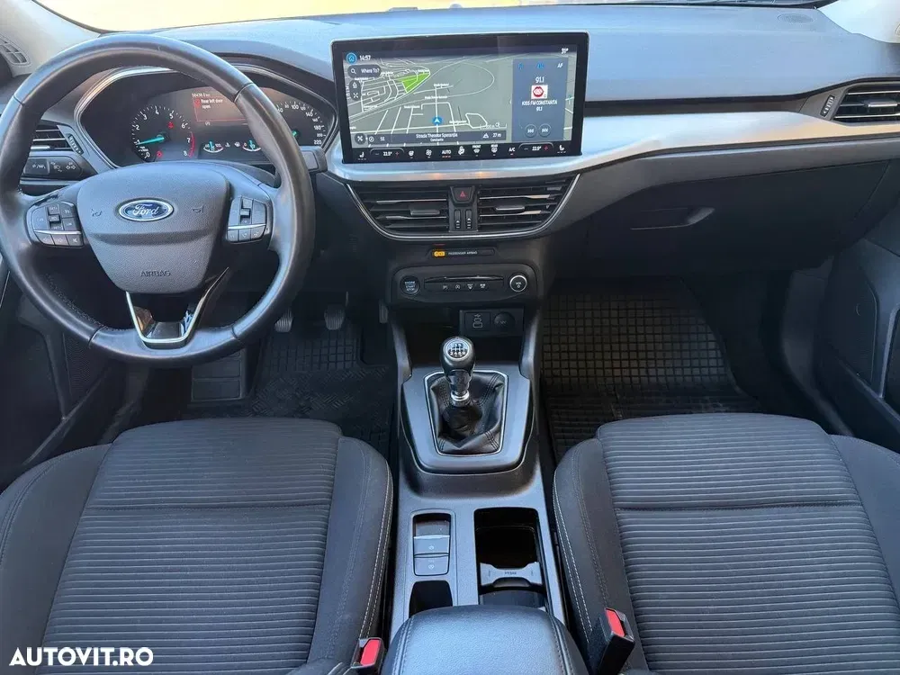 Ford Focus MK4 1.0 EcoBoost MHEV Titanium X — imagine 4