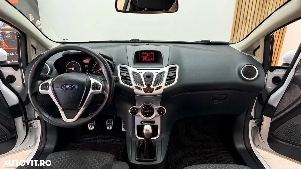 Ford Fiesta VII 1.6 TDCI Ghia — imagine 6