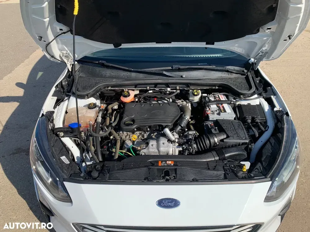 Ford Focus MK4 1.5 EcoBlue Trend Edition — imagine 2