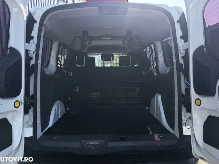 Ford Transit Connect 1.5 EcoBlue 120CP 6MT Kombi Commercial L2 Trend