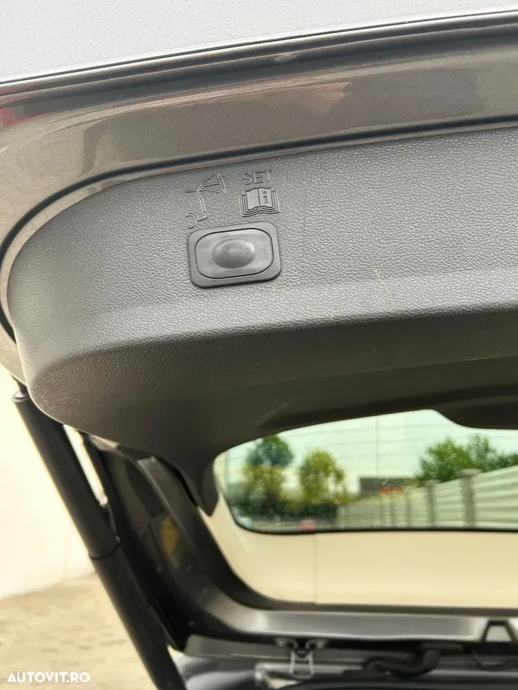 Ford Kuga 2.0 TDCi Powershift 4WD Titanium — imagine 5