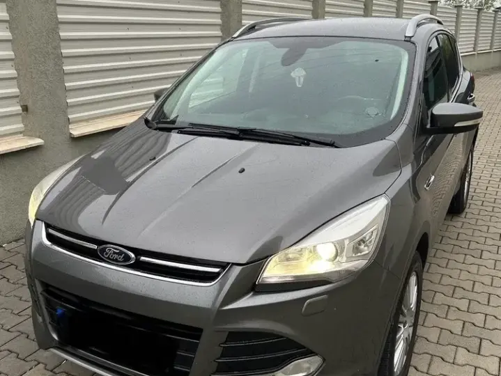 Ford Kuga 2.0 TDCi Powershift 4WD Titanium