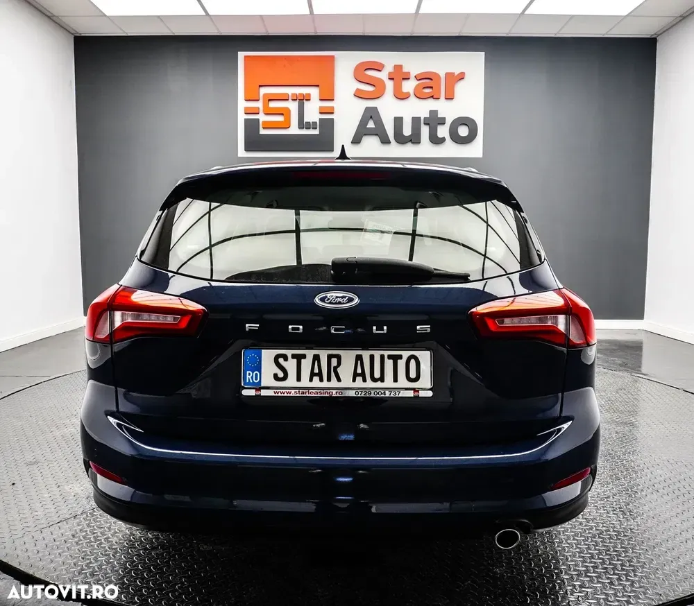 Ford Focus MK4 1.0 EcoBoost Titanium Business — imagine 5