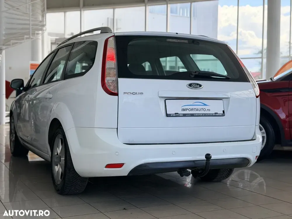 Ford Focus 1.6 16V White Magic — imagine 5