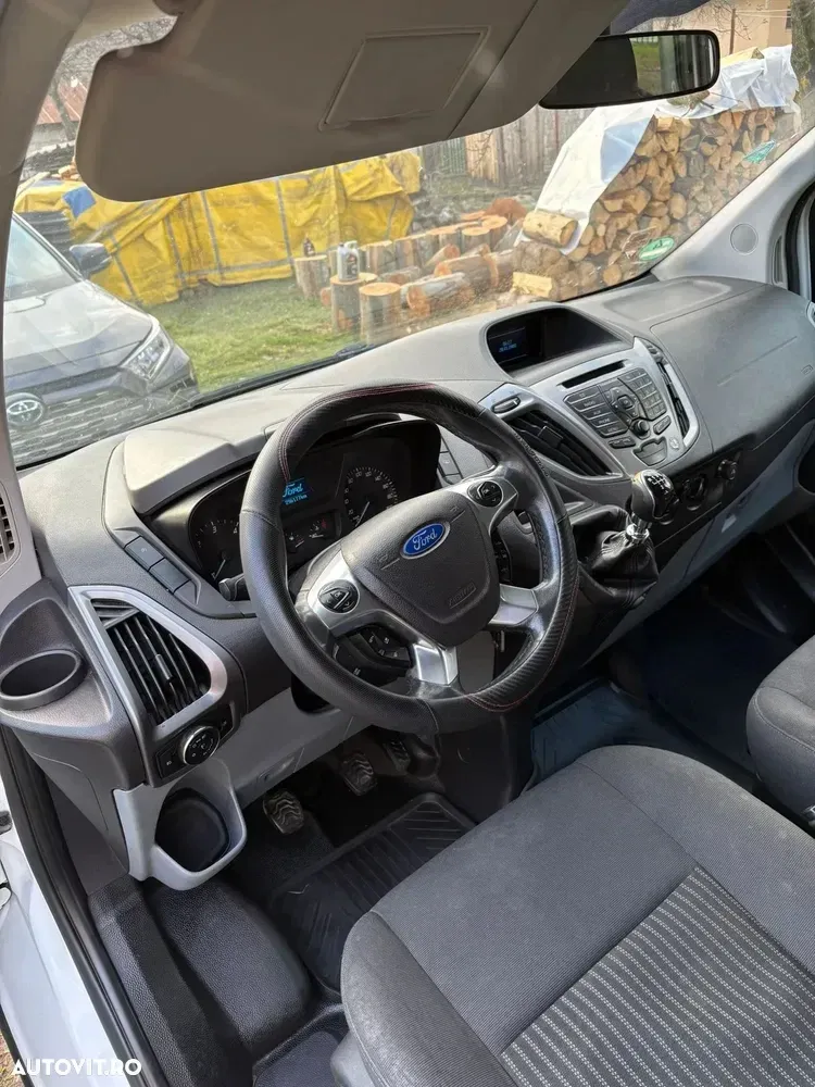 Ford Transit Custom — imagine 3