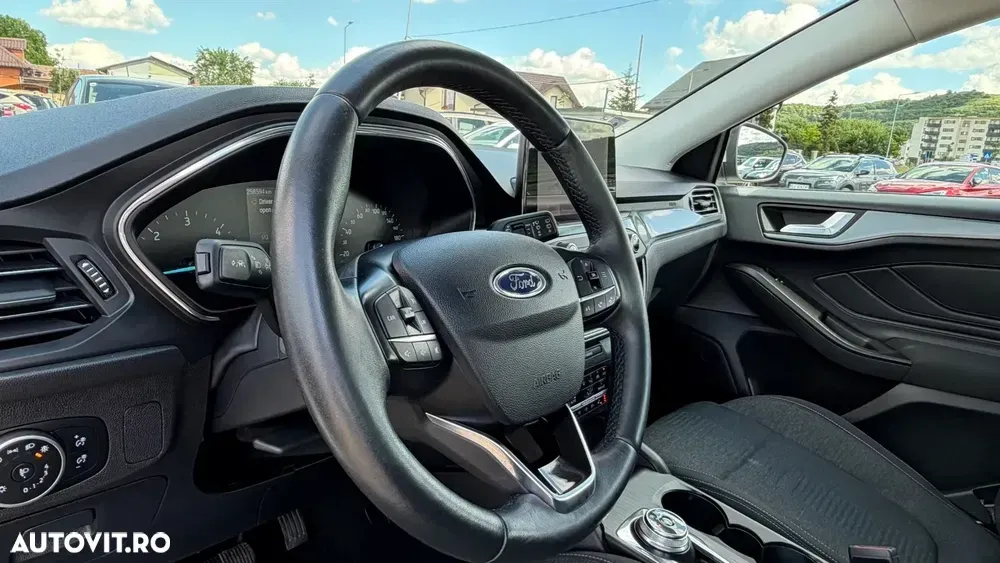 Ford Focus MK4 2.0 EcoBlue Active Business — imagine 5