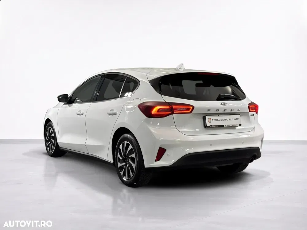 Ford Focus — imagine 3