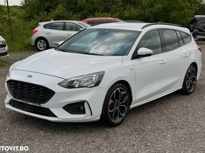 Ford Focus MK4 1.0 EcoBoost MHEV ST-Line