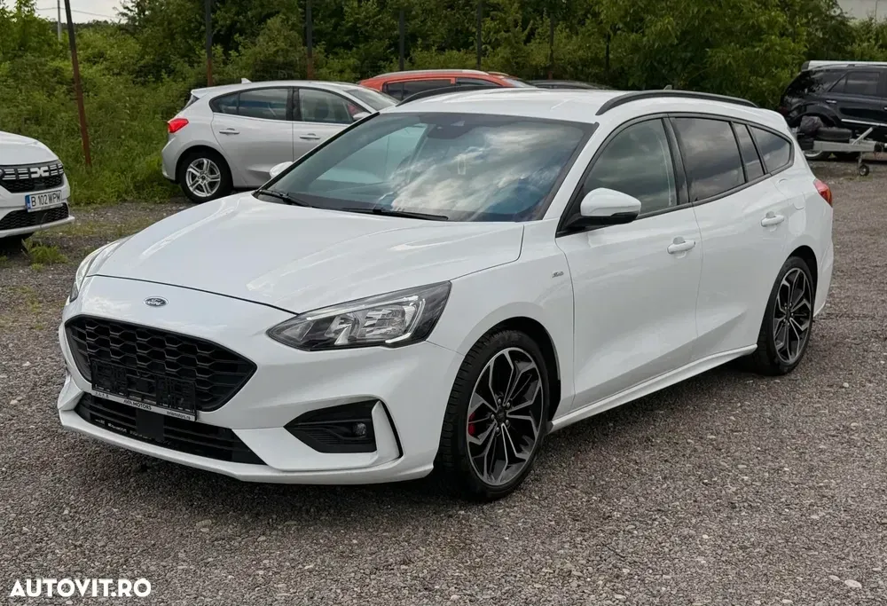Ford Focus MK4 1.0 EcoBoost MHEV ST-Line — imagine 2