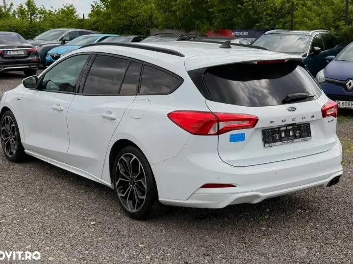Ford Focus MK4 1.0 EcoBoost MHEV ST-Line