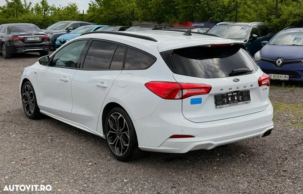 Ford Focus MK4 1.0 EcoBoost MHEV ST-Line — imagine 3