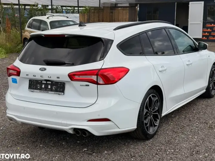 Ford Focus MK4 1.0 EcoBoost MHEV ST-Line