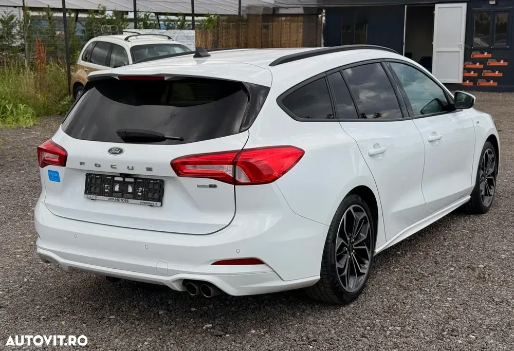 Ford Focus MK4 1.0 EcoBoost MHEV ST-Line — imagine 4